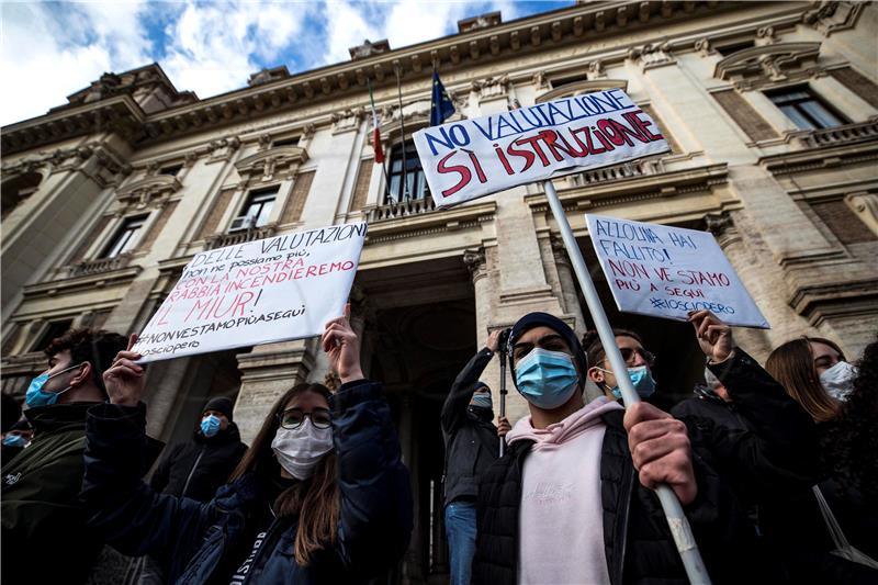 ITALY CORONAVIRUS EDUCATION PROTEST