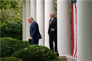 Trump i Pence imali su 'dobar razgovor' nakon prekida komunikacije