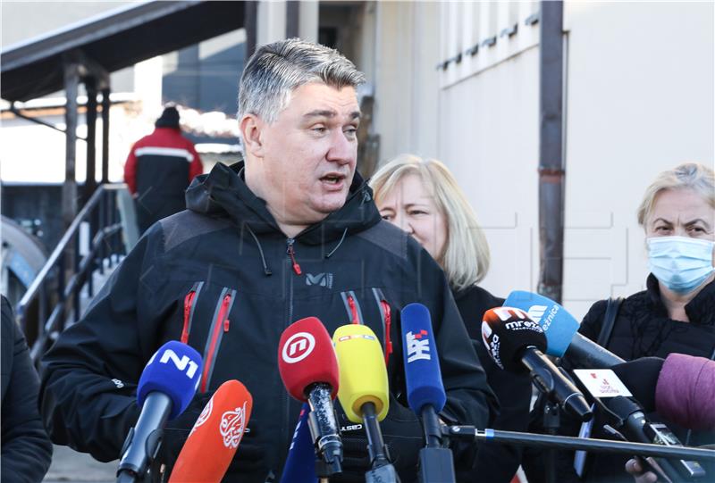 Predsjednik Milanović s gradonačelnicima u Petrinji