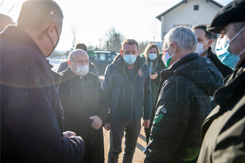 Mađarska će obnoviti petrinjsku Prvu osnovnu školu i crkvu u Žažini