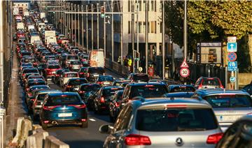 Pandemija u većini zemalja smanjila promet u gradovima u prošloj godini