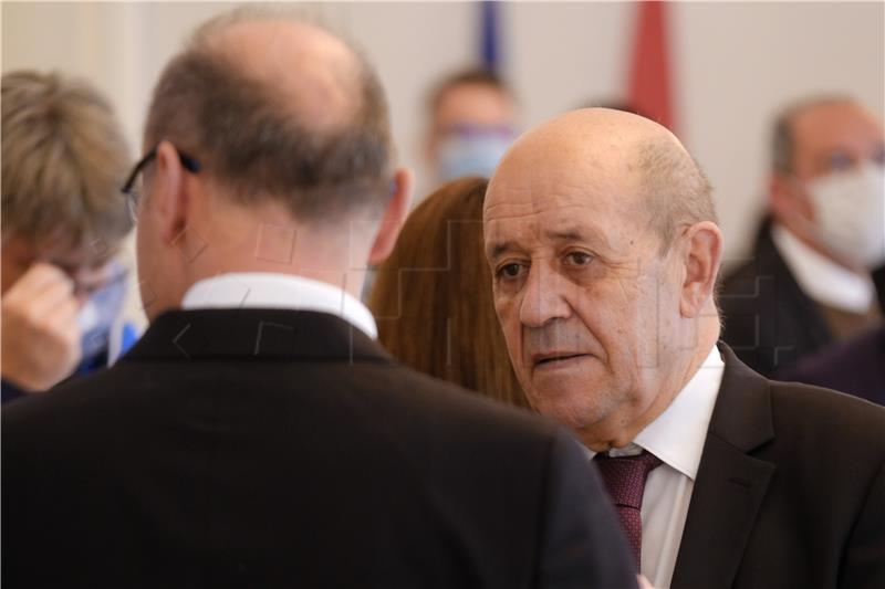 Le Drian u posjetu Grlić Radmanu