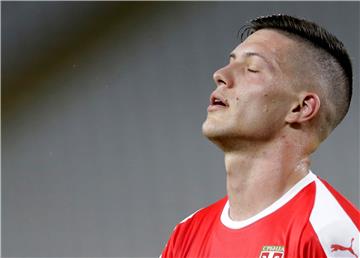 Luka Jović i službeno u Eintrachtu