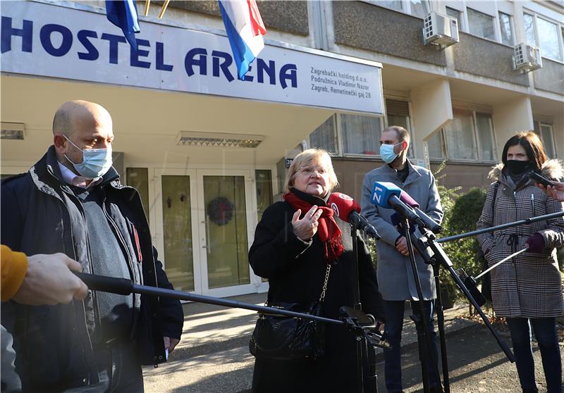 Zagrebački oporbeni političari obišli stradale u potresu u hostelu Arena