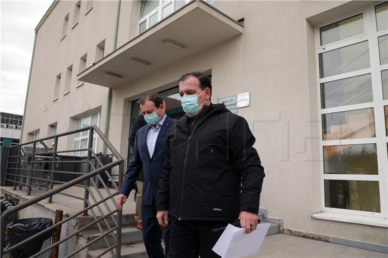 Health minister satisfied with situation at Sisak hospital