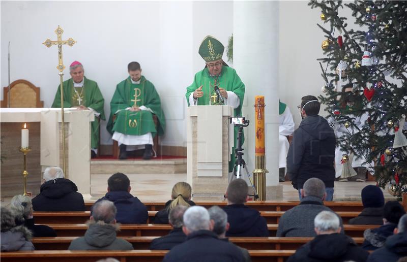 Vinko Puljić predvodio misno slavlje u Glini