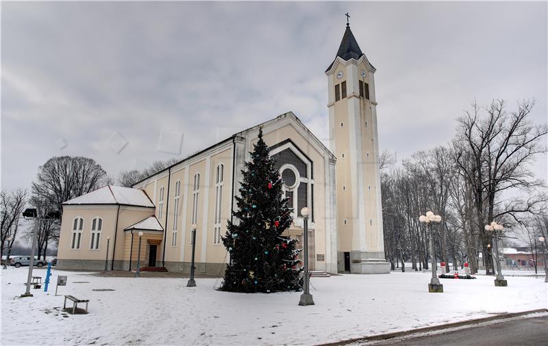 Vinko Puljić predvodio misno slavlje u Glini