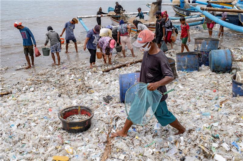 INDONESIA BALI ENVIRONMENTAL POLLUTION