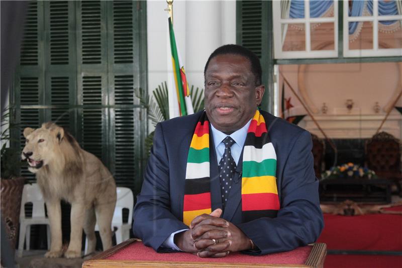 Šef diplomacije Zimbabvea umro nakon zaraze koronavirusom