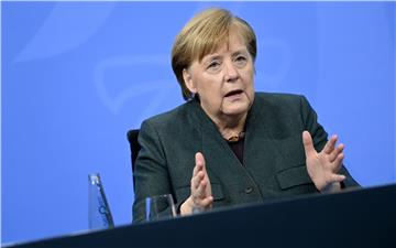 Merkel: Srce mi se slama zbog velikog broja umrlih u domovima za starije  