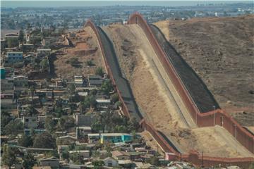 MEXICO USA BORDER WALL