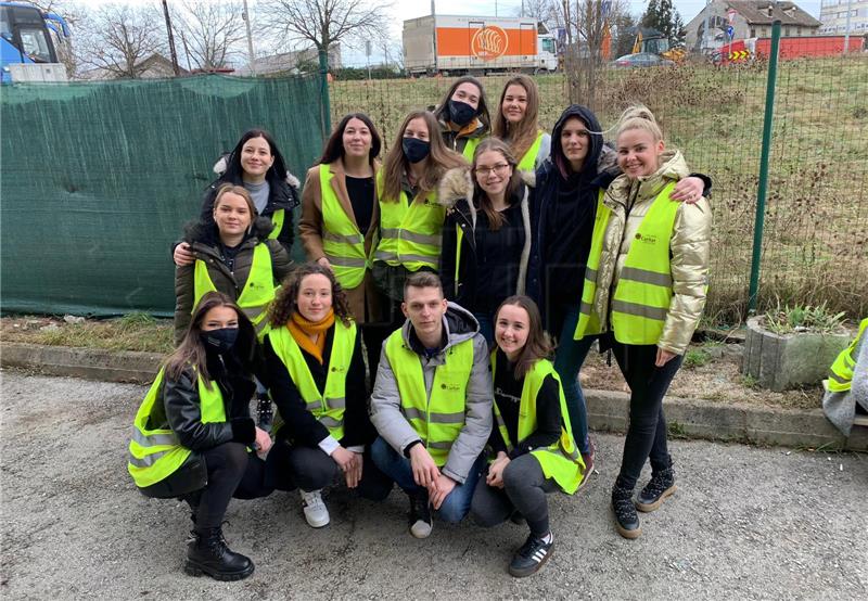 Studenti HKS-a volontirali na potresom pogođenom području