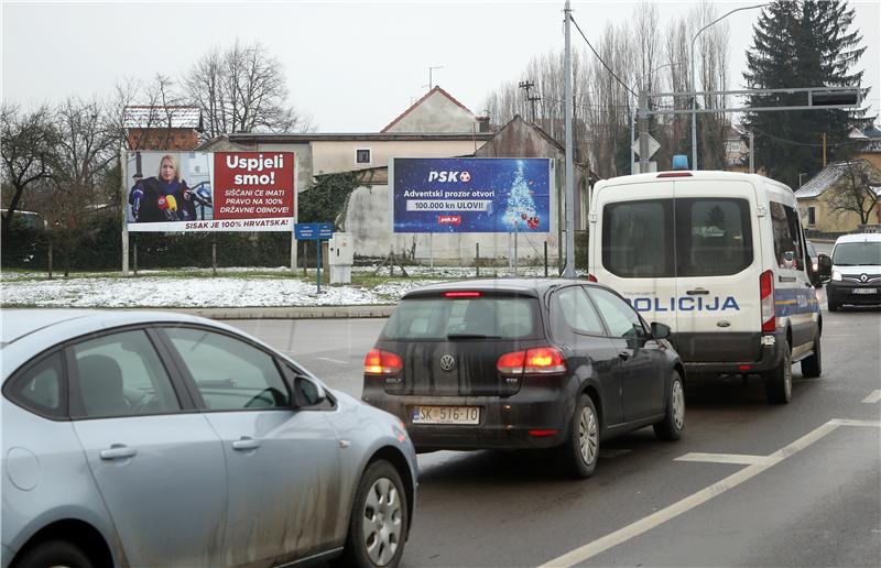 Sisak: Grad financirao plakate s gradonačelnicom