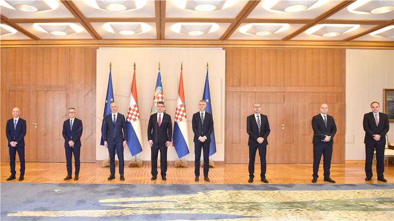 Milanović speaks with representatives of Končar Electrical Industry