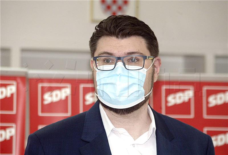 Rijeka: Tiskovna konferencija Peđe Grbina i GO SDP-a Rijeka