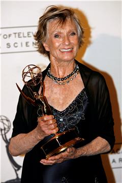 (FILE) USA PEOPLE OBIT CLORIS LEACHMAN