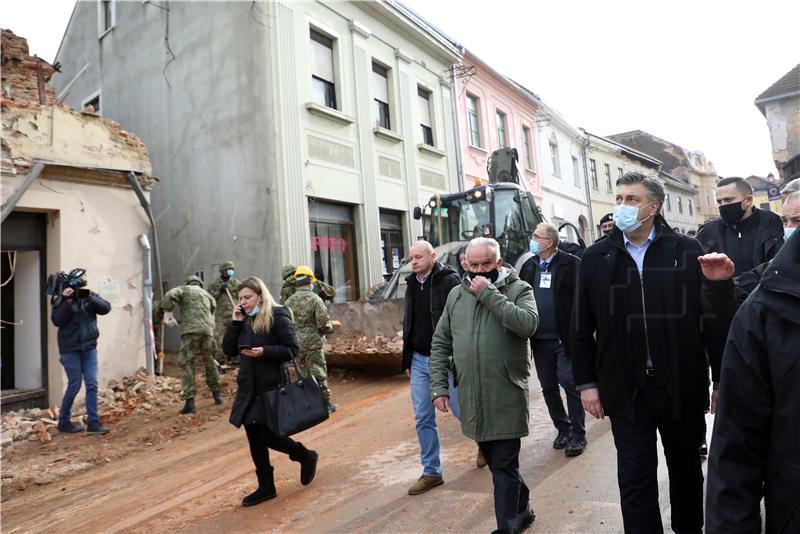 Plenković obišao centar Petrinje