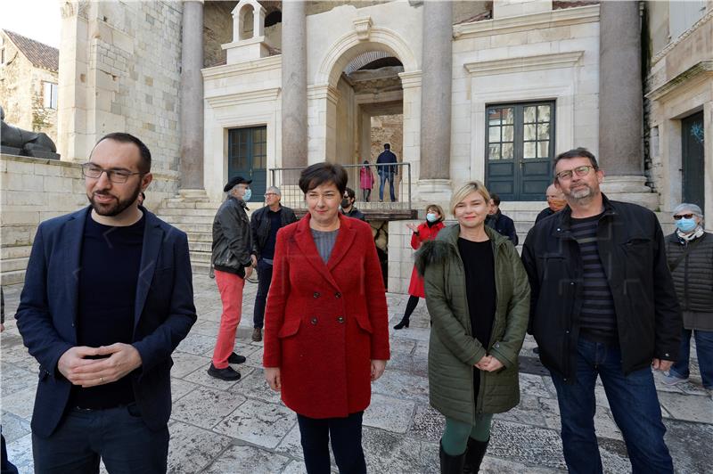 Konferencija za novinare platforme Možemo!