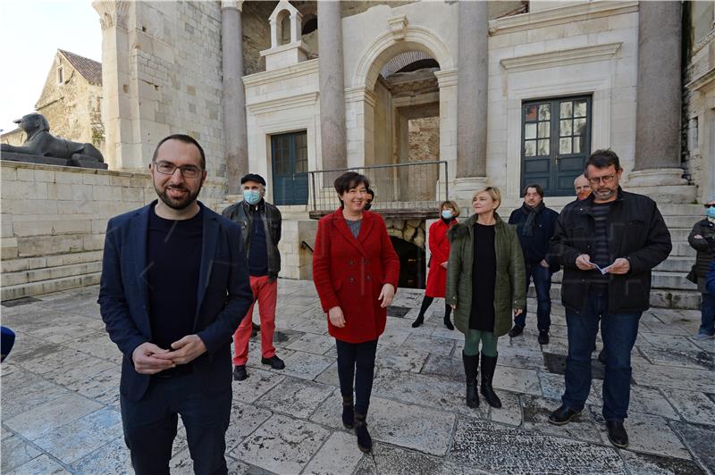 Konferencija za novinare platforme Možemo!