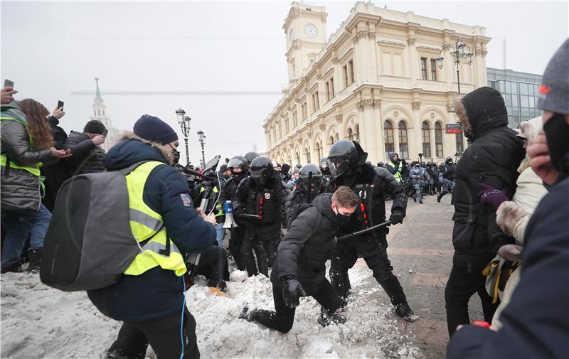 Sjedinjene Države osudile "brutalnu taktiku" Rusije prema prosvjednicima