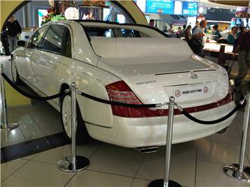 U nizozemskom auto-salonu prodaje se Gadafijev Maybach Coupe