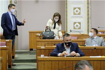 SABOR Zastupnici Mosta nosili maske s inicijalima ministara Ćorića (tć)