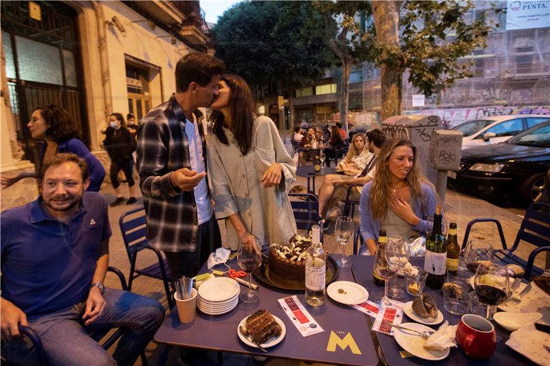 Katalonija otvara kafiće i teretane jer broj zaraženih pada