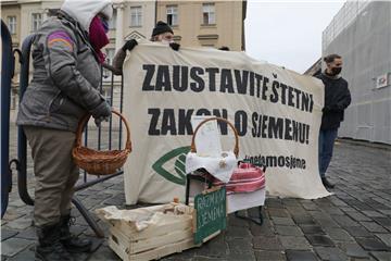  Inicijativa "Sjeme je naše ljudsko pravo" traži odgodu donošenja zakona o sjemenju