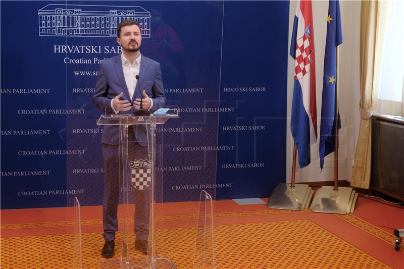 Konferencija za medije Davora Nađija