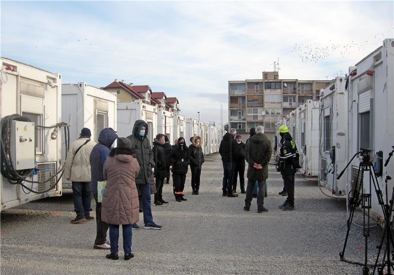 Počelo useljavanje u kontejnersko naselje u Petrinji