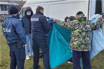 Police rescue Syrian migrants in nature park