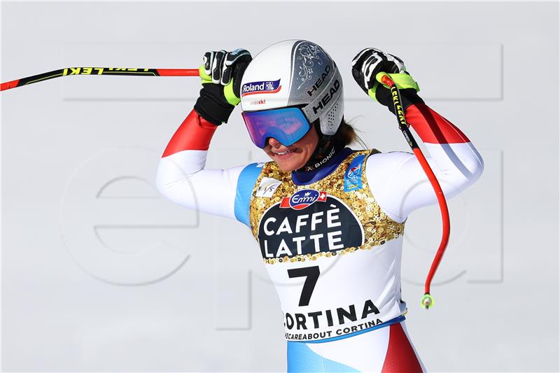 SP alpsko skijanje: Corinne Suter zlato u spustu