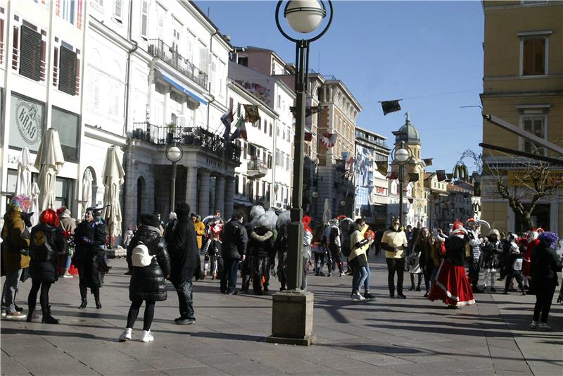 Riječani spontano organizirani karnevalsko druženje