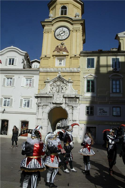 Riječani spontano organizirani karnevalsko druženje