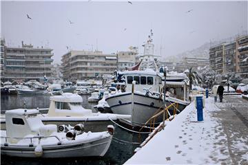 GREECE WEATHER SNOW