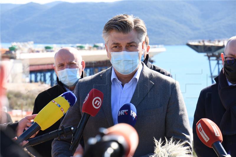 Plenković posjetio gradilište Pelješkog mosta