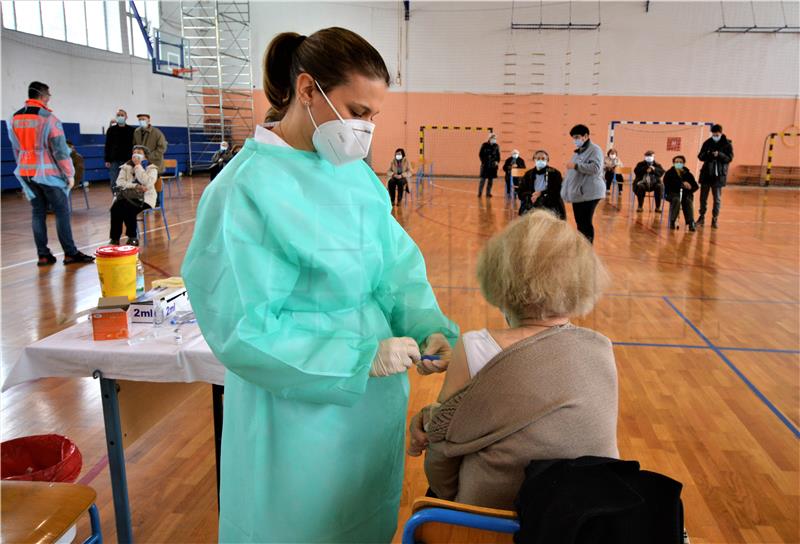 Karlovac: Cijepljenje populacije starije životne dobi 