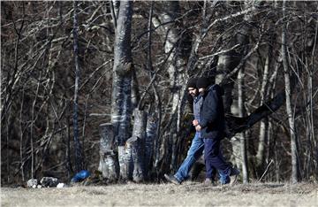 Izbjeglice u izbjegličkom kampu Lipa pored Bihaća