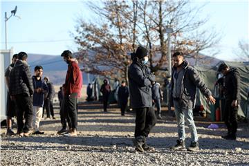 Izbjeglice u izbjegličkom kampu Lipa pored Bihaća