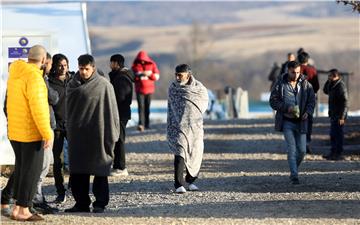 Izbjeglice u izbjegličkom kampu Lipa pored Bihaća