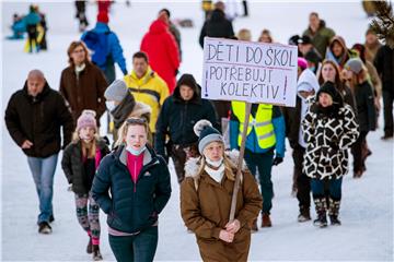 Češka odustala od otvaranja trgovina zbog porasta broja zaraženih