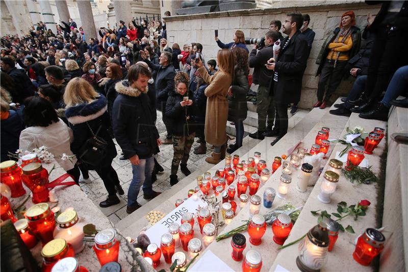 Oproštaj od Ðorda Balašavica na splitskom Peristilu