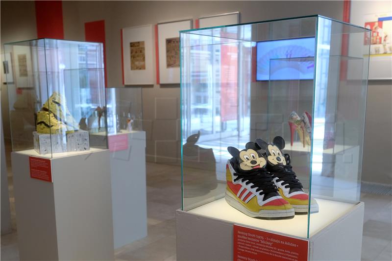 Exhibition "Fashion and comics" opens at Museum of Arts and Crafts