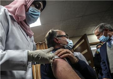 MIDEAST ISRAEL PALESTINIANS PANDEMIC COVID-19 VACCINATION