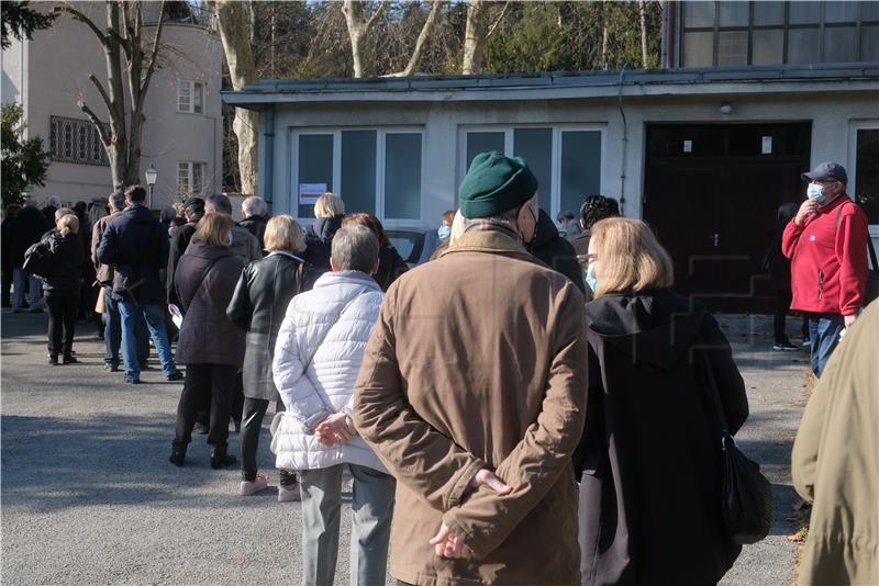 Započelo masovno cijepljenje u Zagrebu