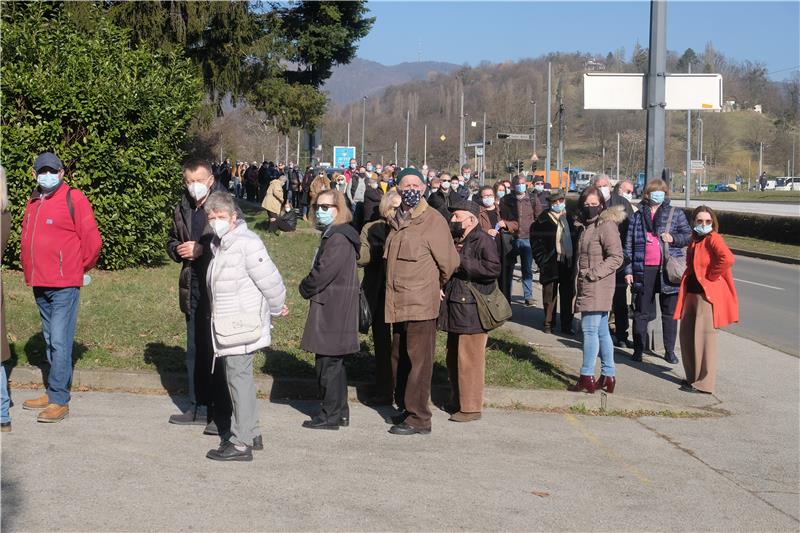 Započelo masovno cijepljenje u Zagrebu