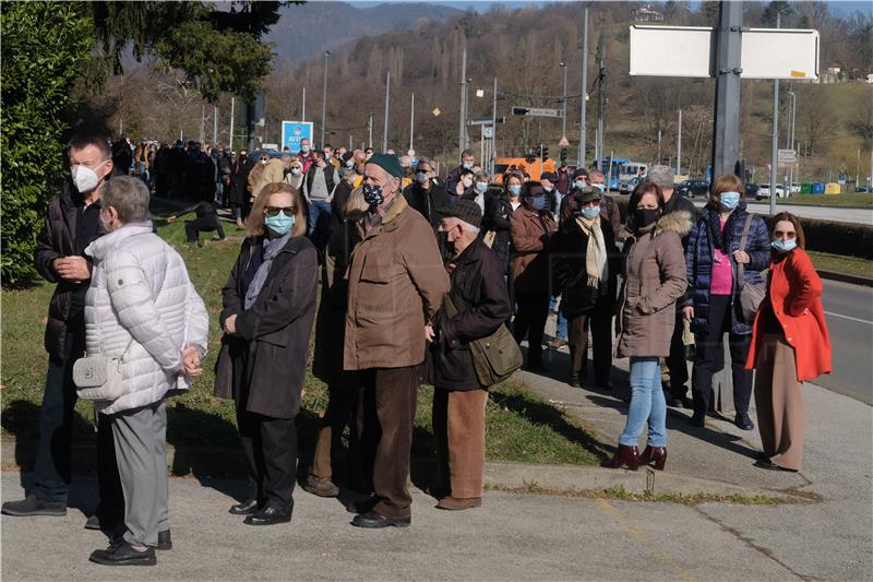 Započelo masovno cijepljenje u Zagrebu