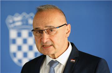 Grlić Radman s potpredsjednicom Europske komisije Dubravkom Šuicom   