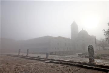 Gusta magla jutros "progutala" Zadar