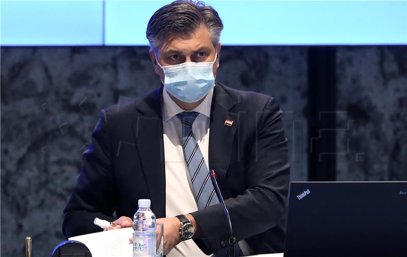 Plenković: Od 1. ožujka otvaraju se terase kafića i treninzi u zatvorenom